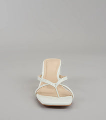 Can't Talk, Busy Strutting Block Heel Mules