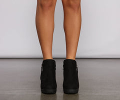 Chic Trendsetter Lug Sole Block Heel Booties
