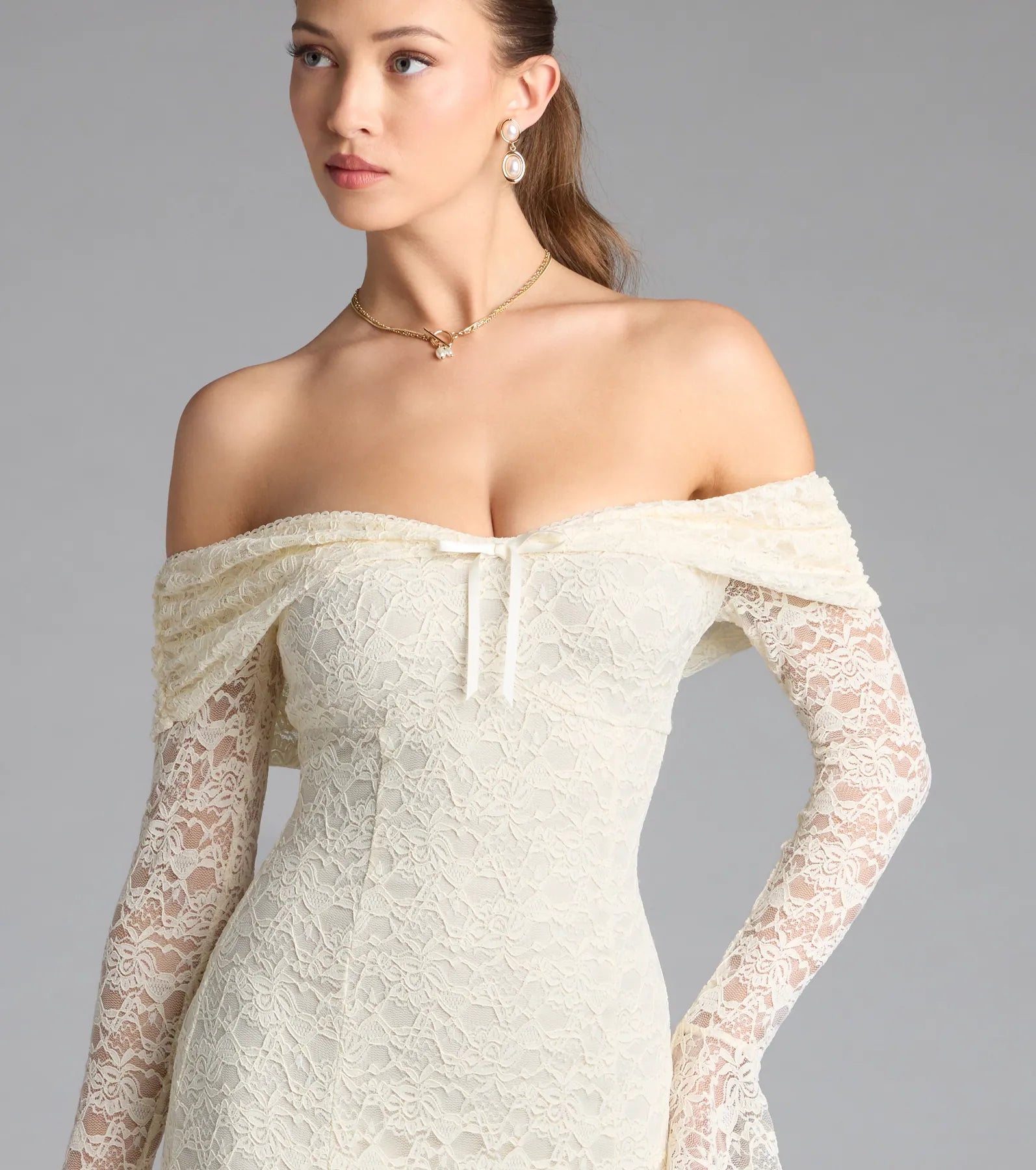 Blakely Off-The-Shoulder Mermaid Lace Formal Dress