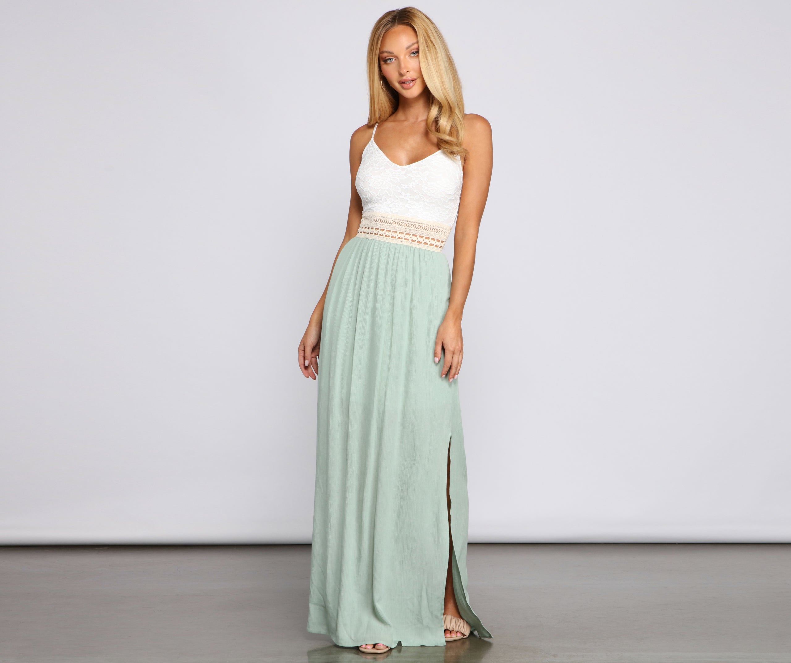 Effortlessly Stunning Crochet Waist Maxi Dress
