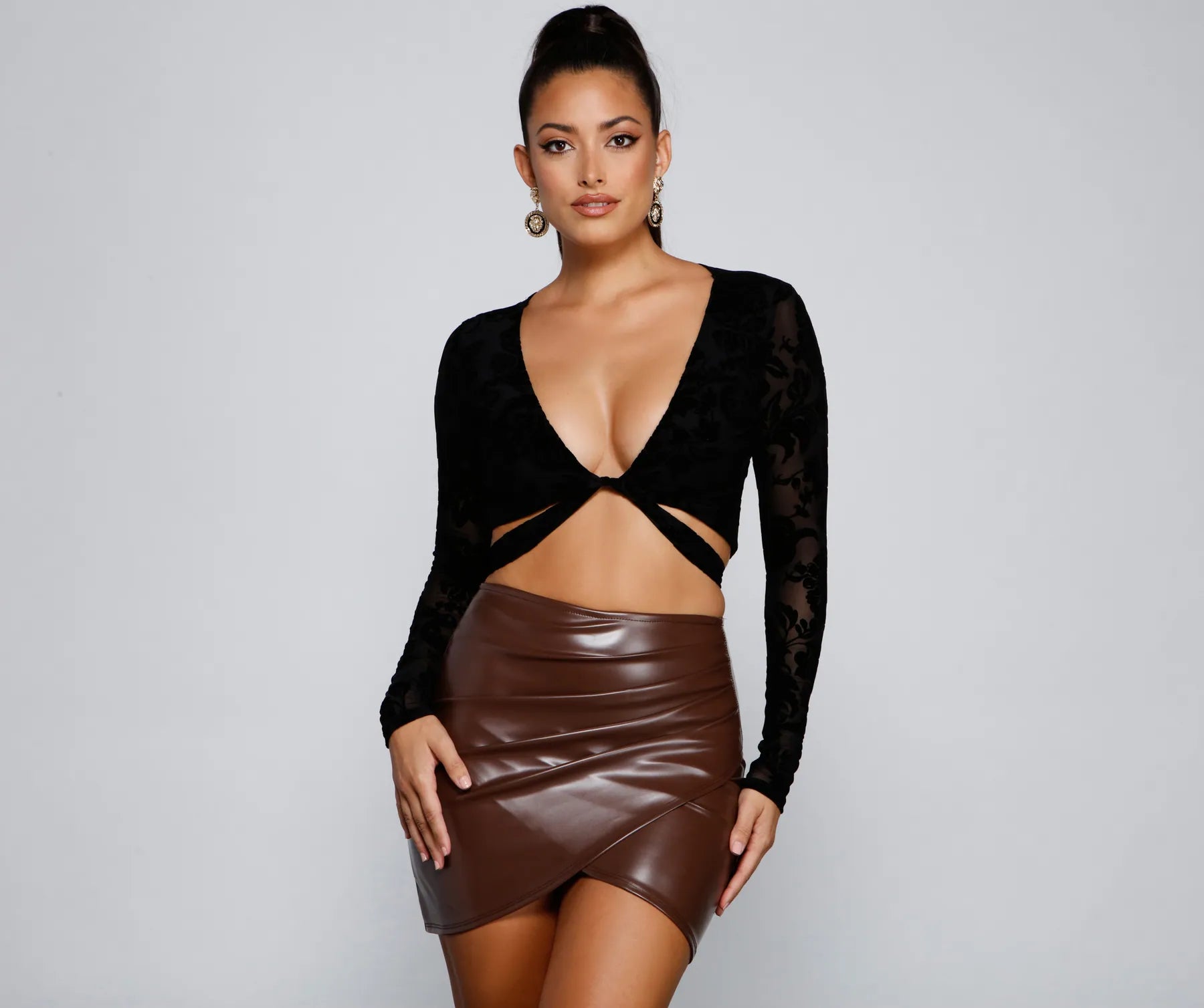 Alluring And Chic Tie-Front Top