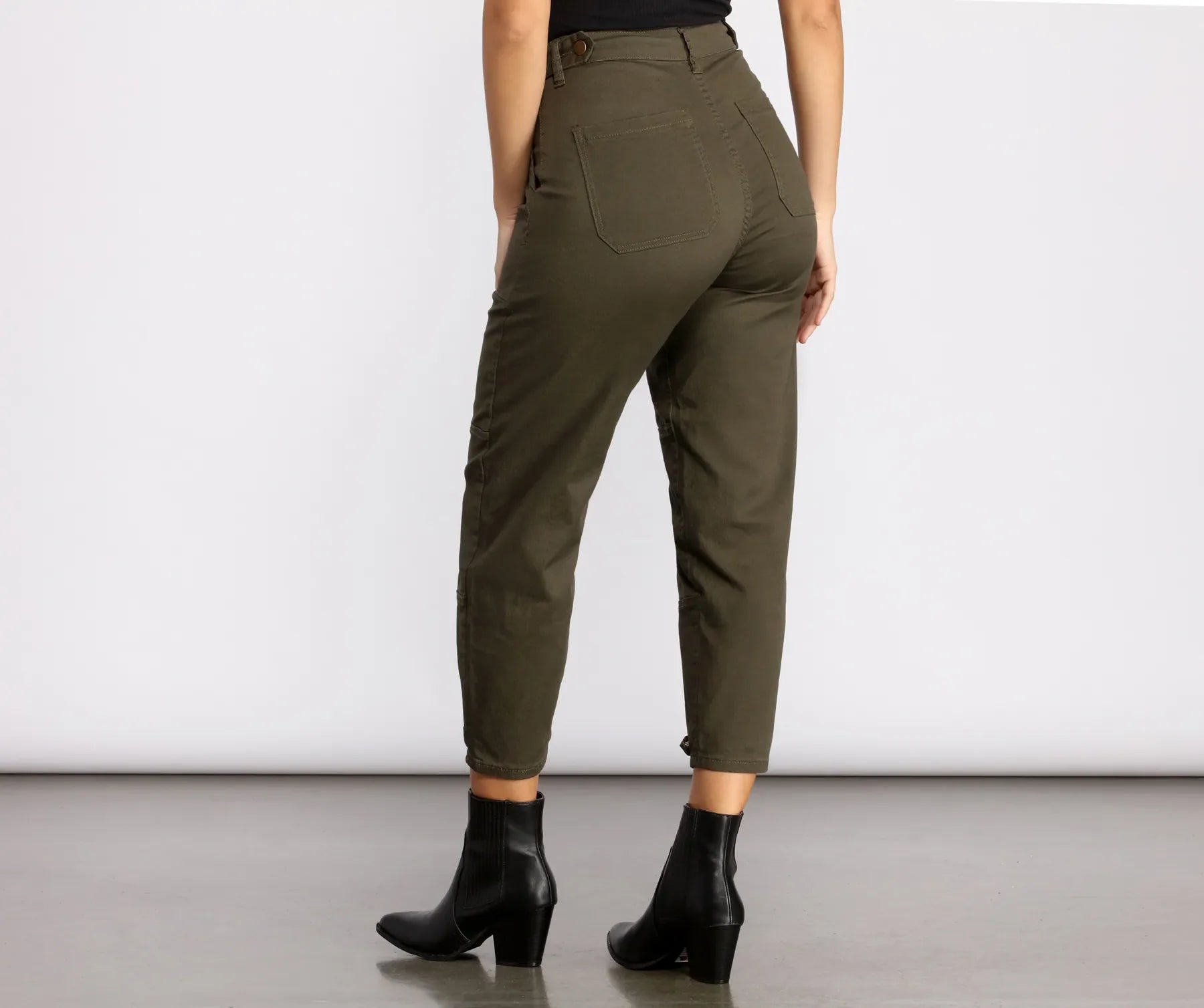 High Rise Relaxed Fit Tapered Pants