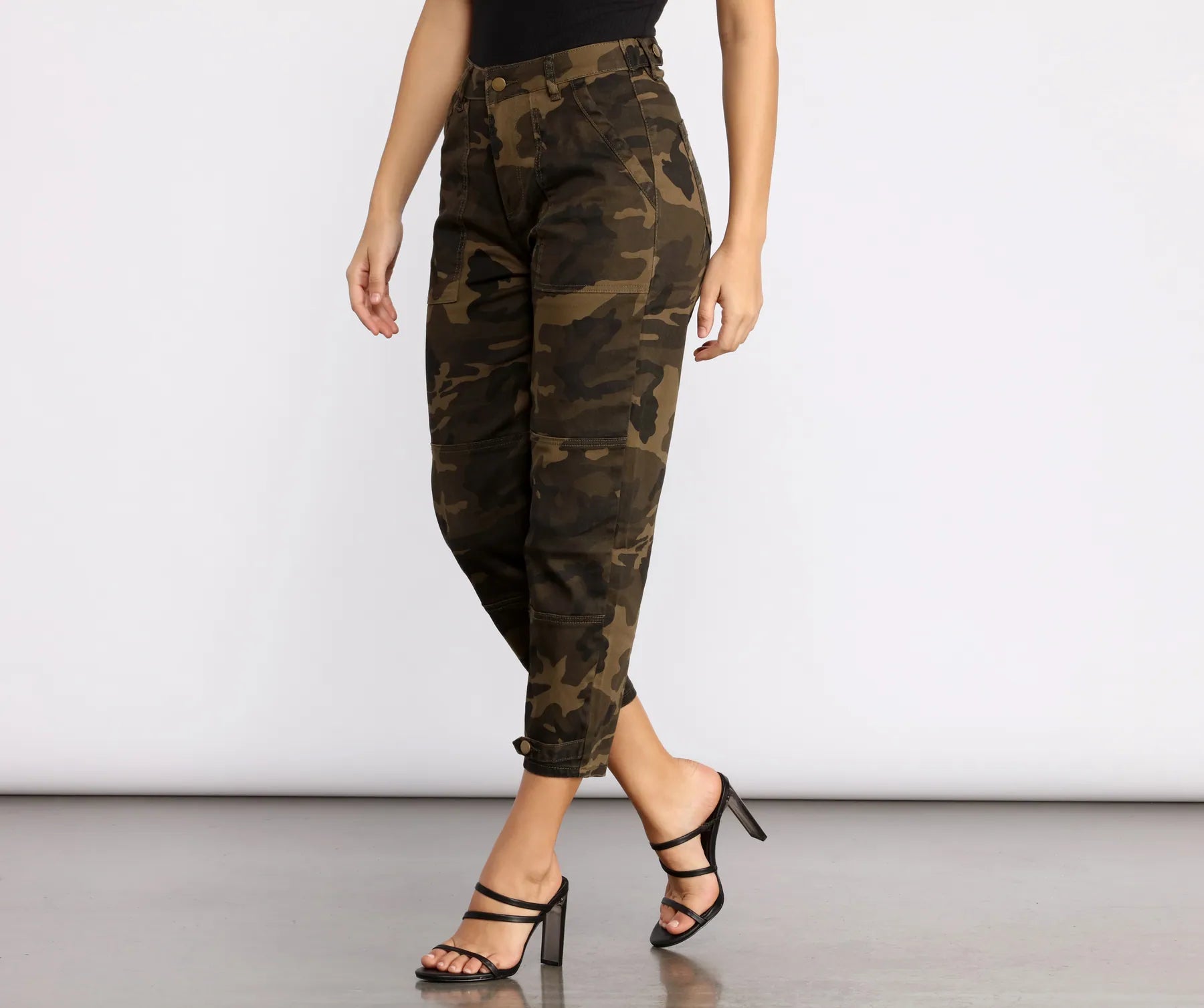 High Rise Relaxed Fit Tapered Pants