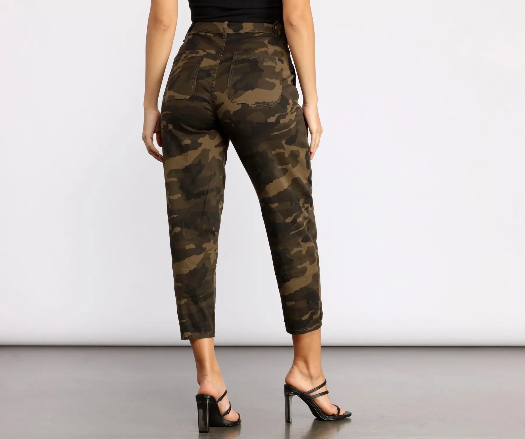 High Rise Relaxed Fit Tapered Pants