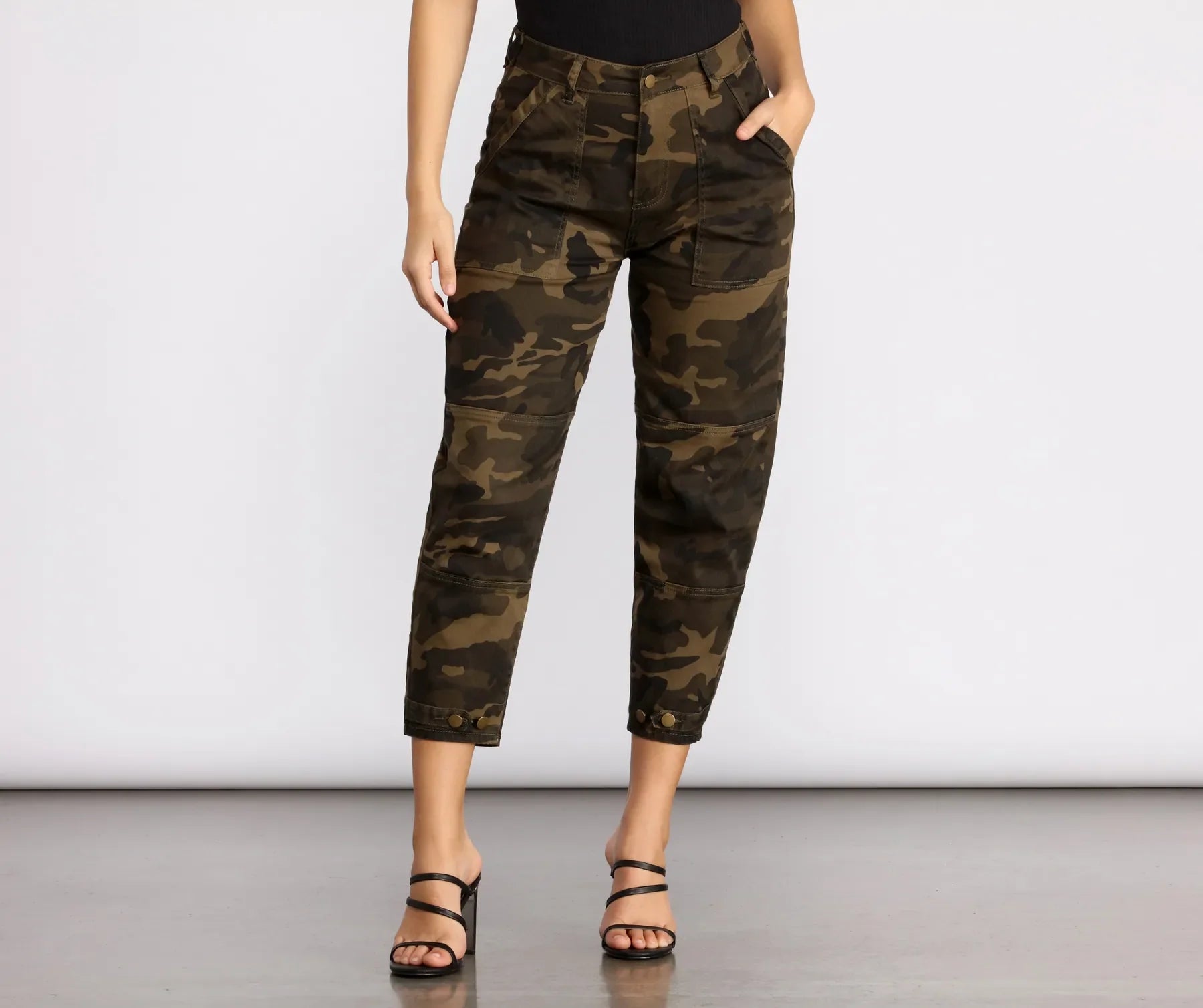 High Rise Relaxed Fit Tapered Pants