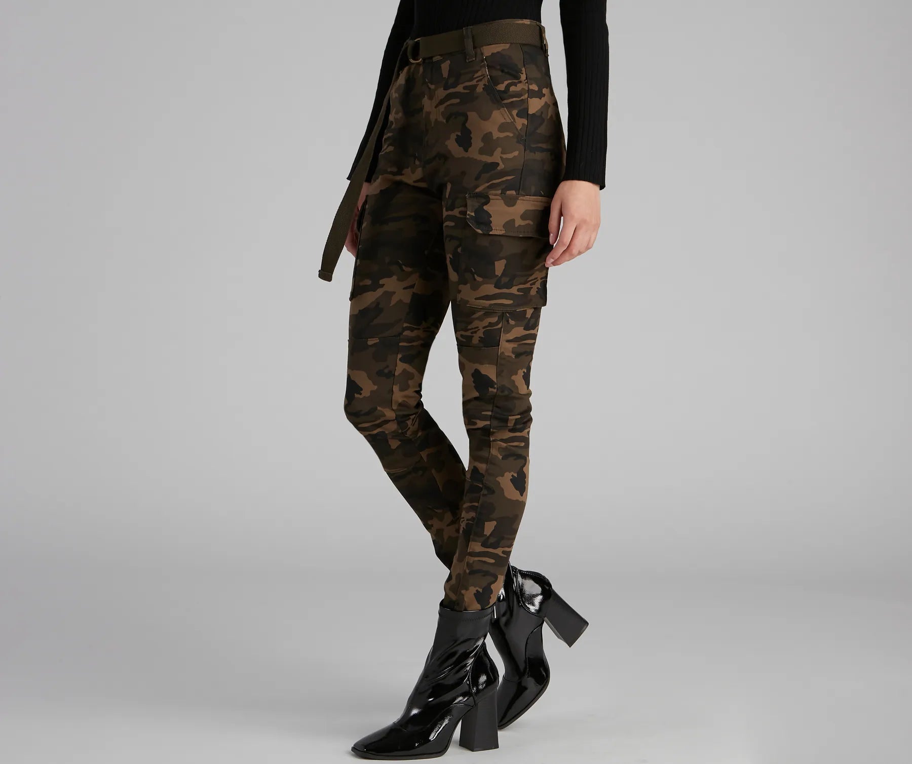 Babe in Skinny Cargo Pants