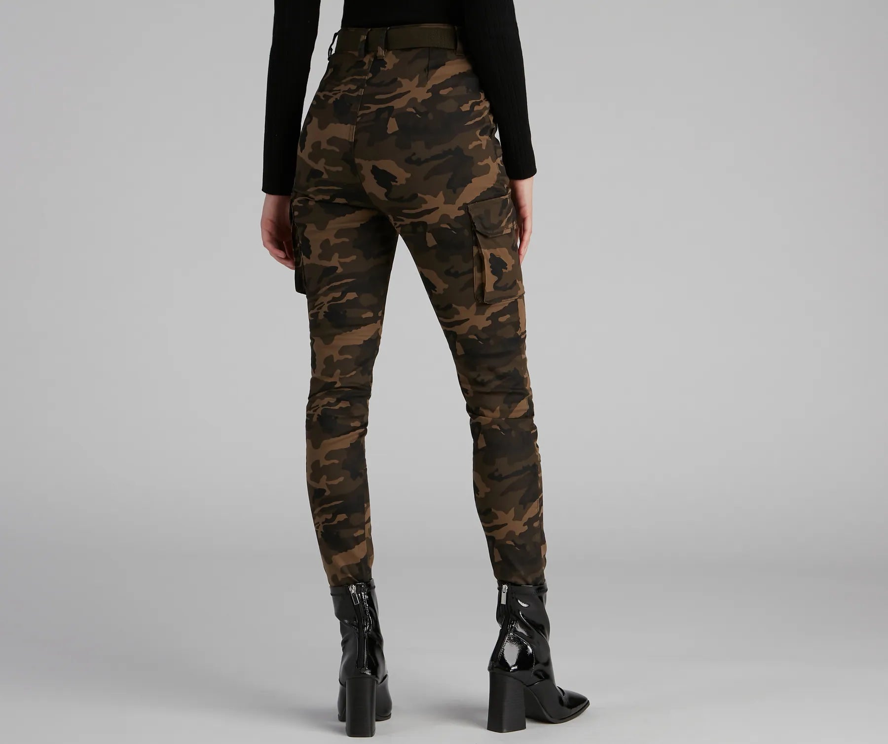 Babe in Skinny Cargo Pants