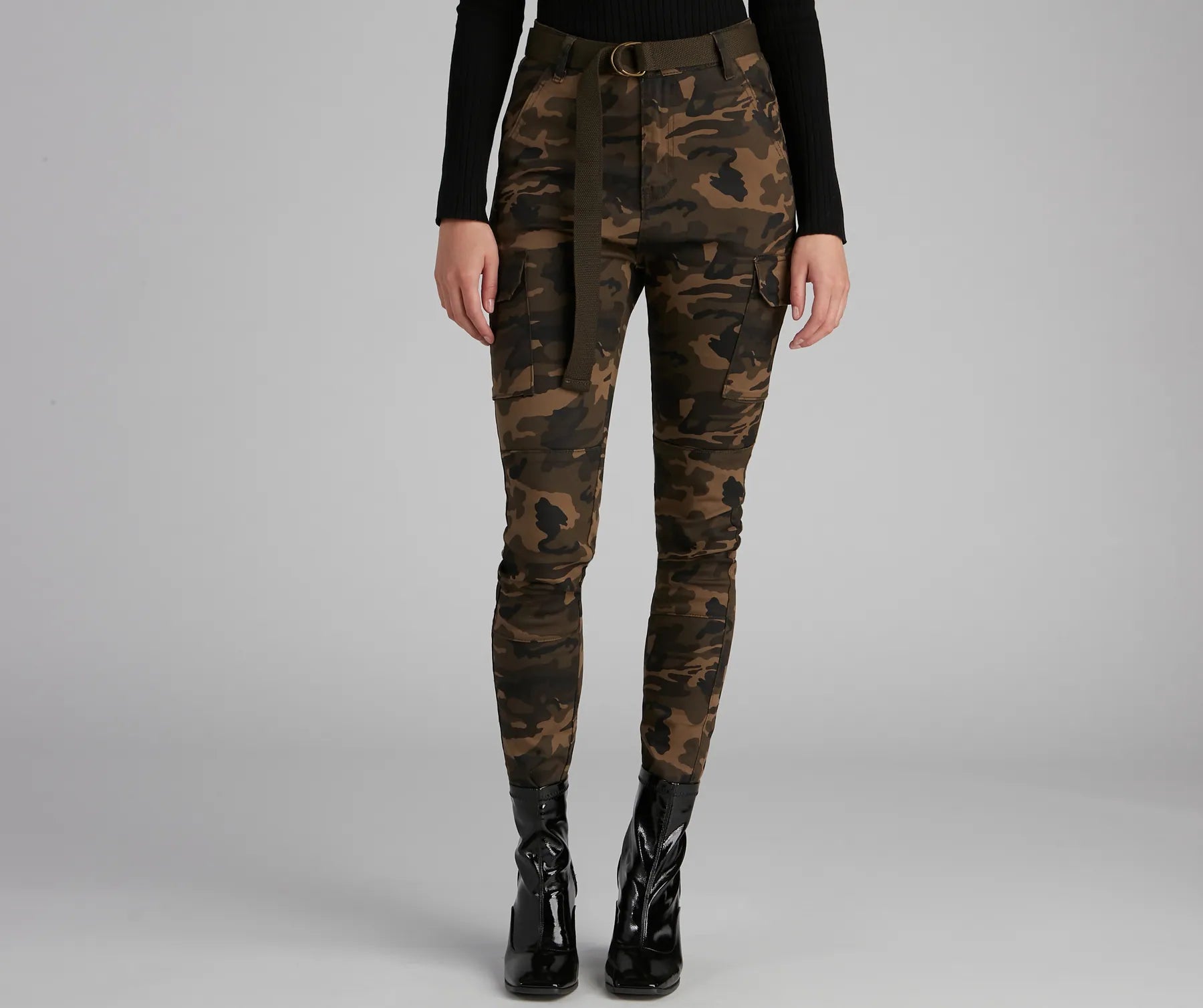 Babe in Skinny Cargo Pants