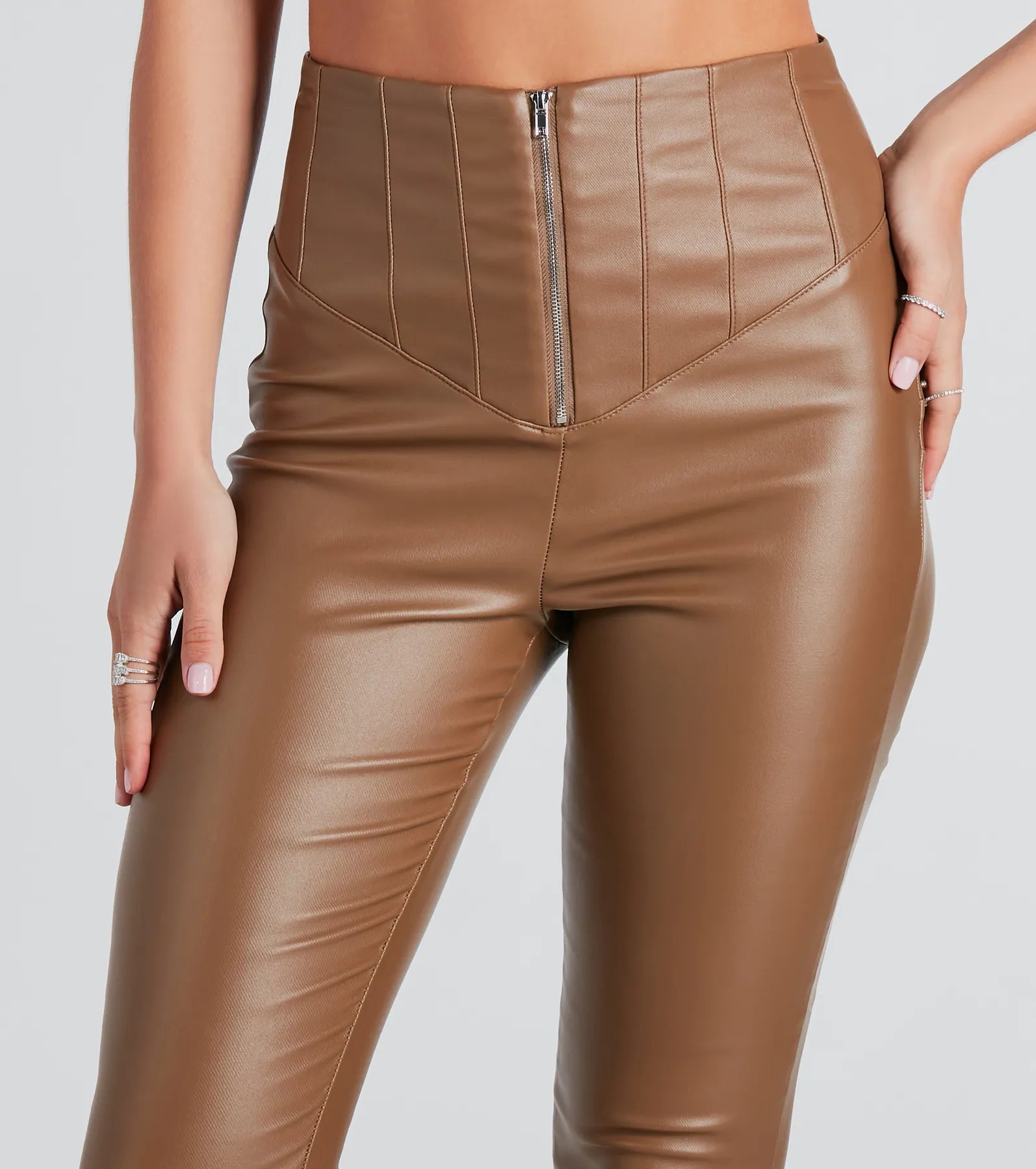 Edgy Babe Coated Faux Leather Skinny Pants