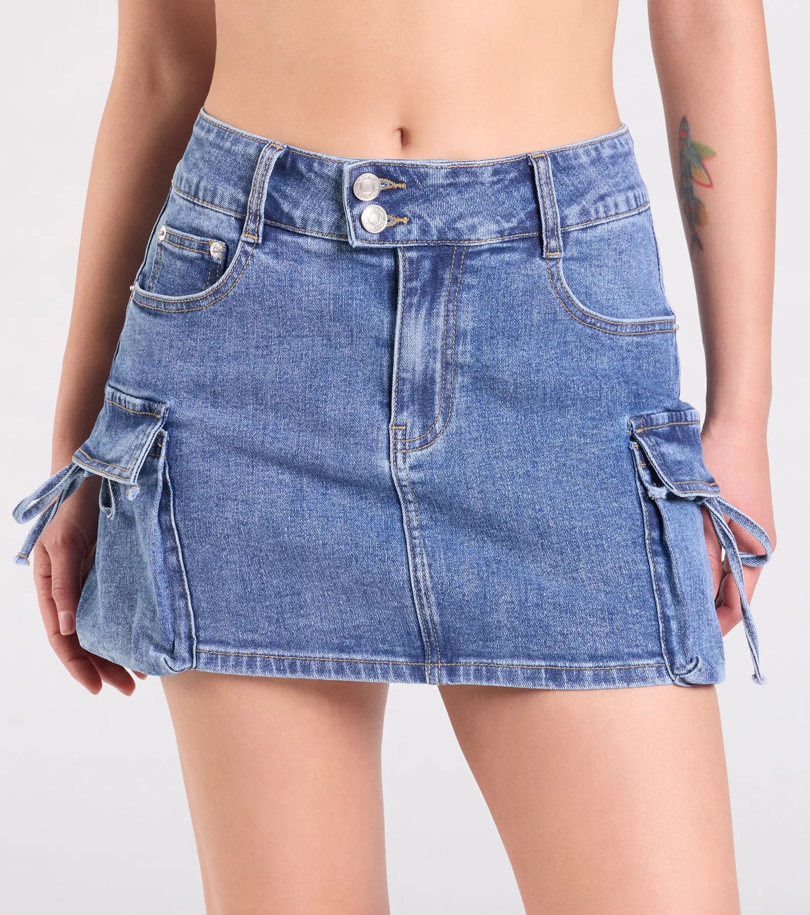 A Vibe Mid-Rise Cargo Denim Mini Skirt