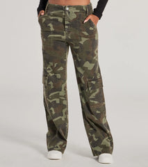 Effortlessly Chic Mid Rise Camo Cargo Denim Pants