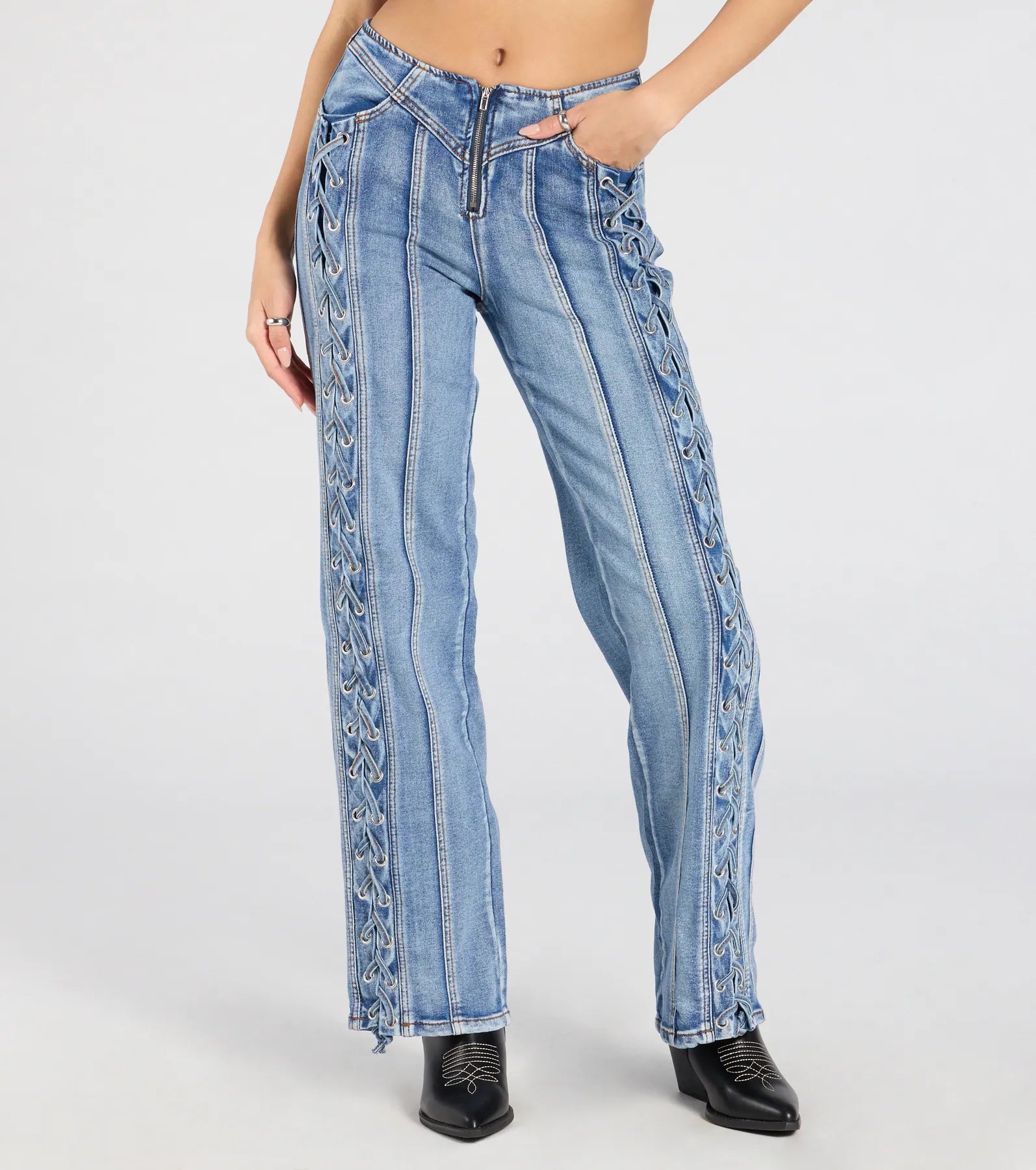 Trendy Club Lace-Up Straight-Leg Jeans