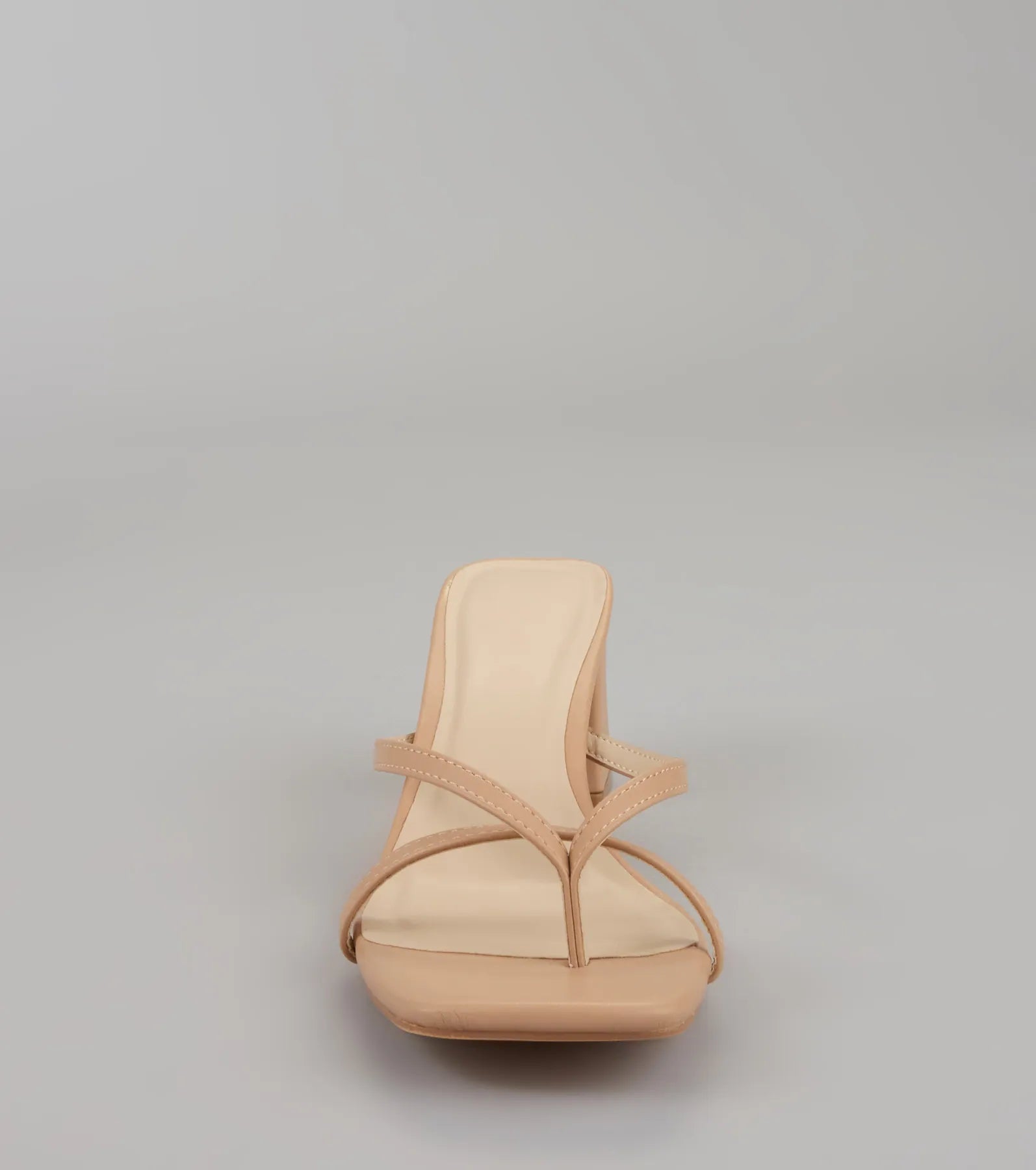 Can't Talk, Busy Strutting Block Heel Mules