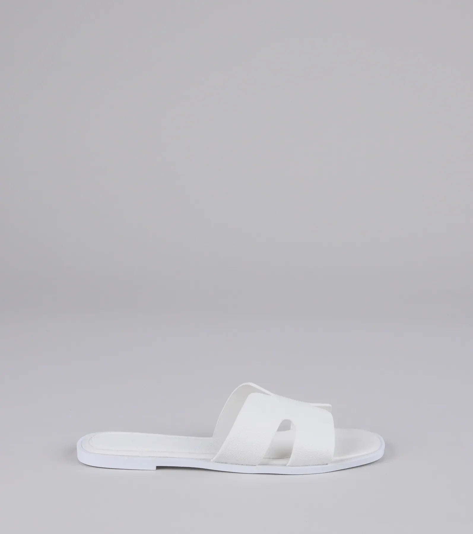 Everyday Chic Cutout Sandals