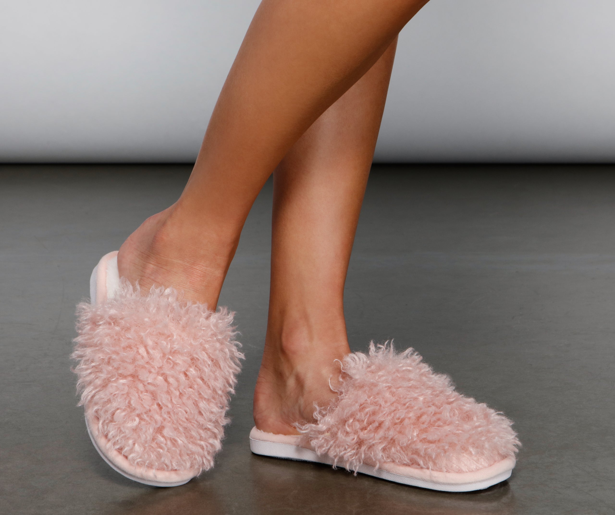 Cozy Life Faux Fur Slippers